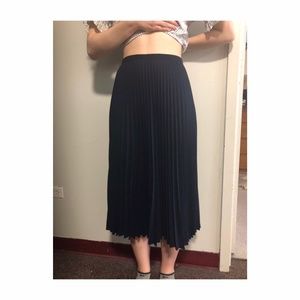 &Other Stories mid-length, pleated navy blue skirt